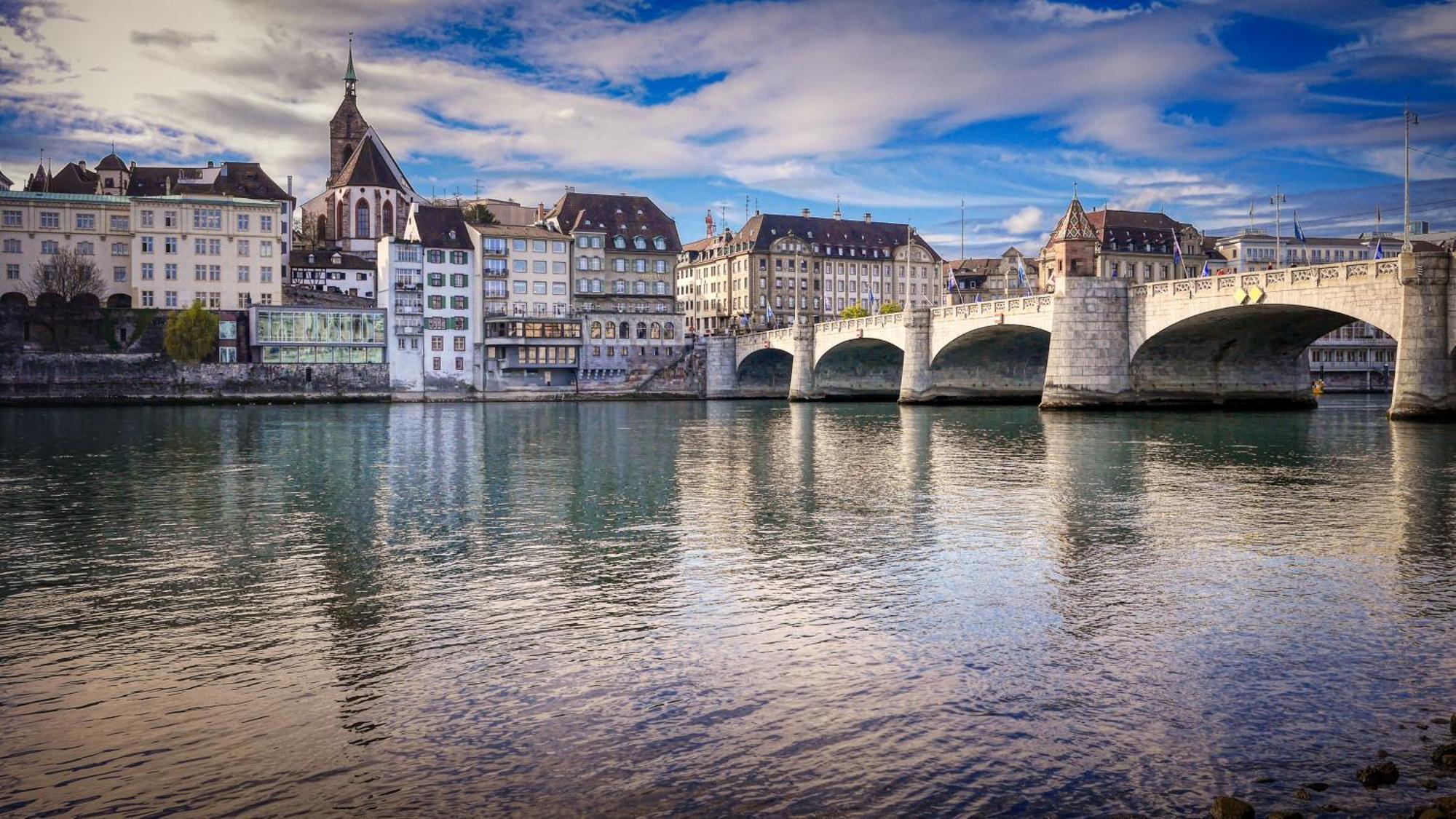 City Center Rooftop Studio With Oldtown View Basel Exteriör bild